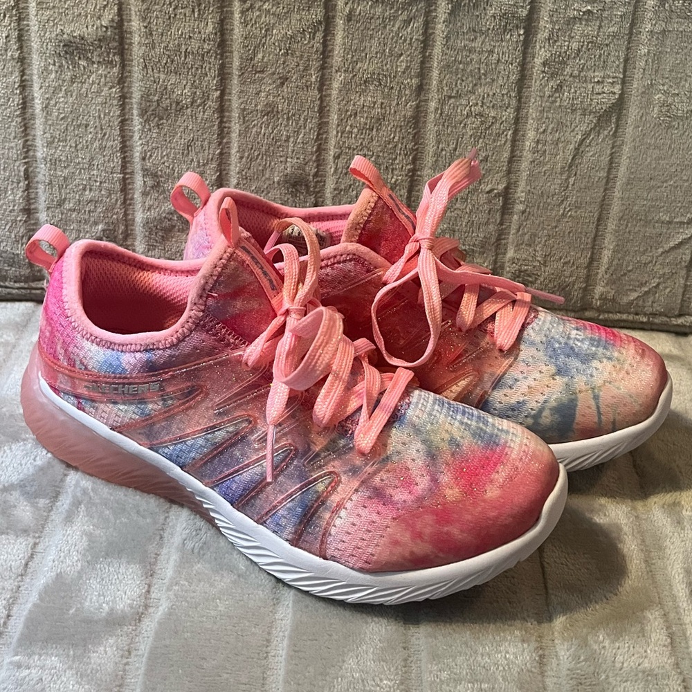 Skechers tennis shoes big girl size 3